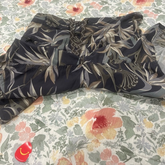 Patagonia Swim Trunks Men 30 Blue Floral Bird Of Paradise Wavefarer Board Shorts - Picture 9 of 9